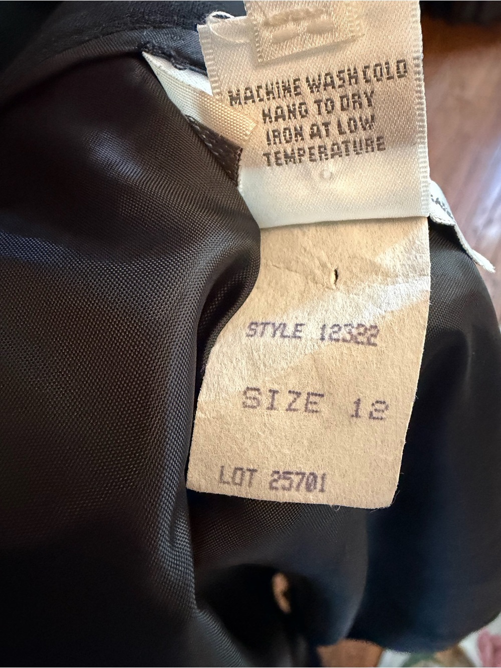 VTG Sport Collection Black midi wrap Pencil Skirt with Side Tie Detail - Picture 8 of 9